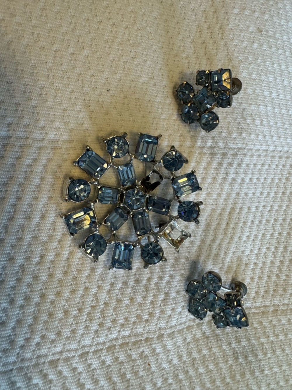 Blue Crystal Floral Brooch and Earrings Set - Women Jewelry
